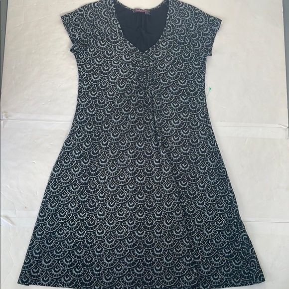 Fresh Produce Black and Grey Ruffled Front V-Neck Short Sleeve Dress Small - Picture 17 of 17